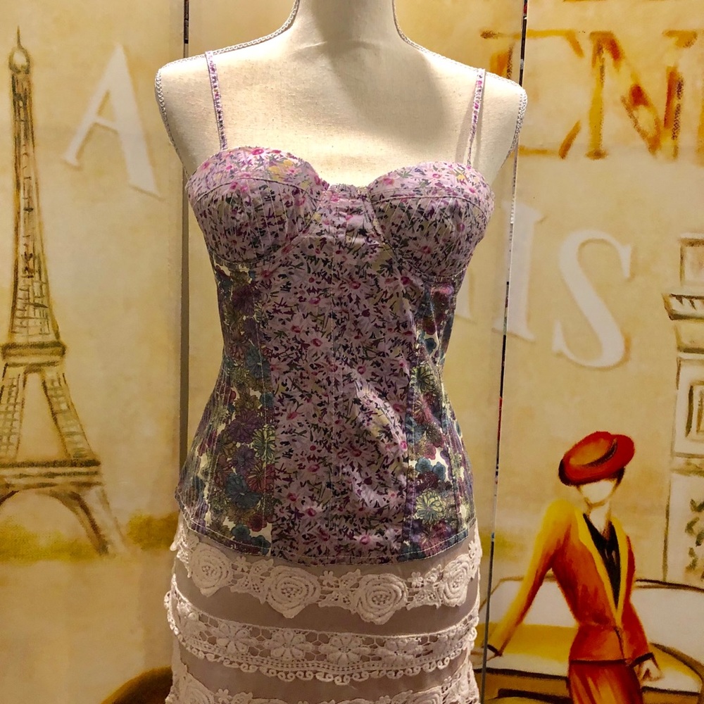 Sleeveless corset top